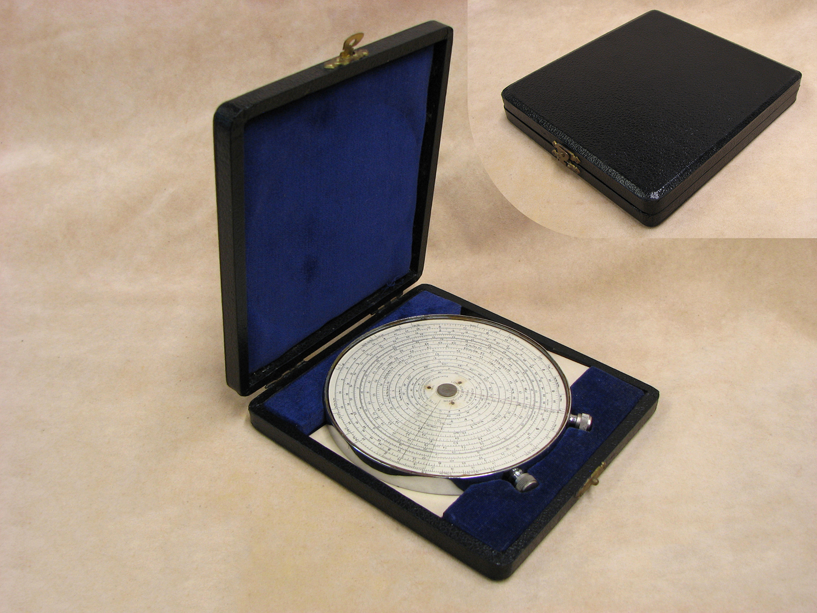 1930's Fowlers Magnum Long Scale calculator in presentation case with original instructions